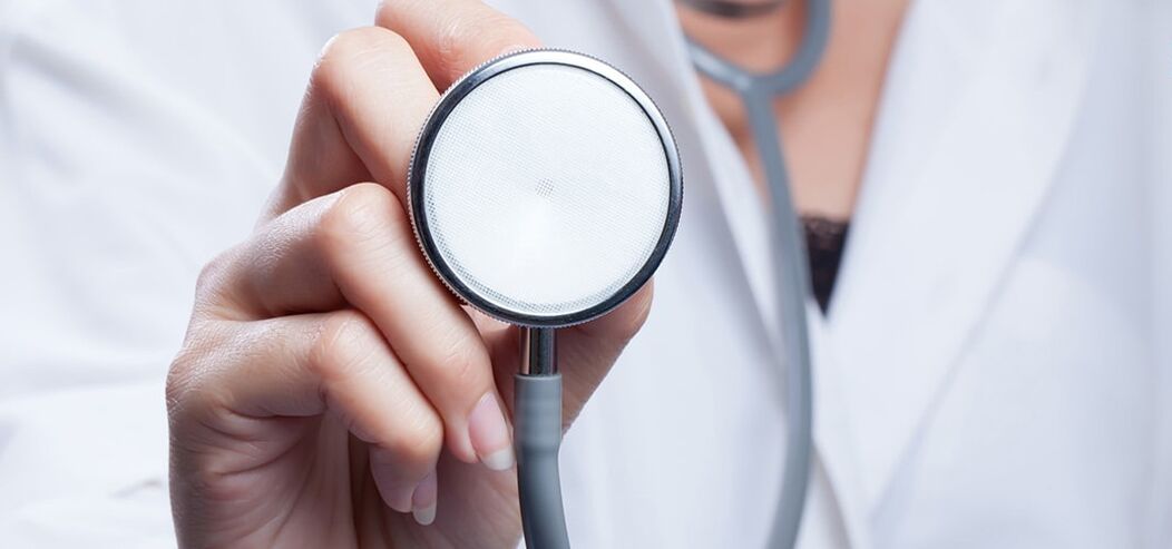 Stetoskoplu bir doktor